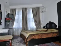 Bella Donna Hotel Hotels near Cimitirul Eroilor Români