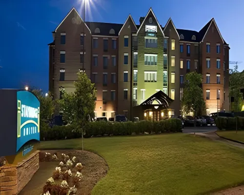 Staybridge Suites TYSONS - MCLEAN by IHG Hotels in Dranesville
