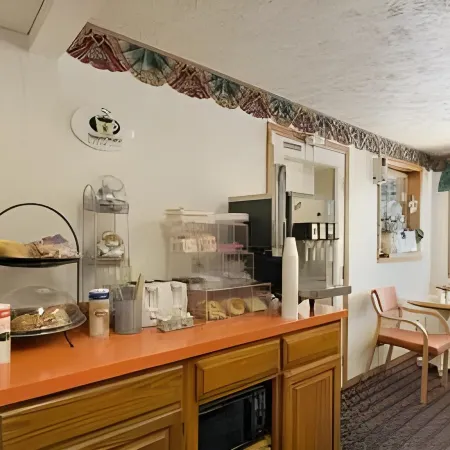 Super 8 by Wyndham Chaska