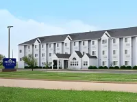 Microtel Inn by Wyndham Champaign Hotels near Illinois Terminal