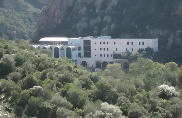 阿里阿迪瑪裏酒店