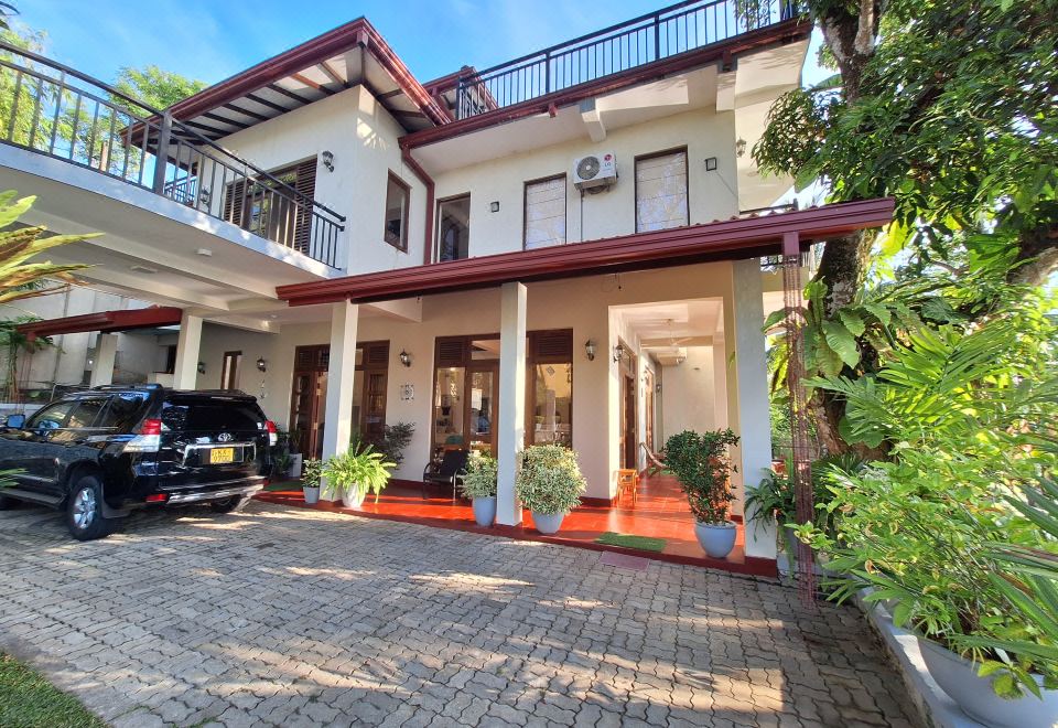 Hotel Myh - Lake Front Pvt Villa with Staff and Includes Free Breakfast of Your Choice, Exterior, Hotel Exterior