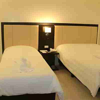 Manhattan Suites Inn Rooms