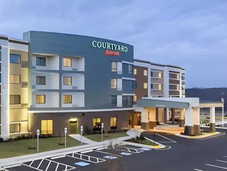 Courtyard Stafford Quantico Отели в г. Гриффис-Уайдуотер