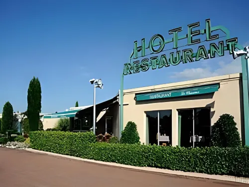 Hôtel Restaurant - Le Charme en Beaujolais Hôtels à : Chaneins