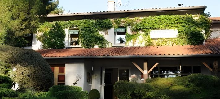 Logis Hotel le Petit Casset Hotels in Ain