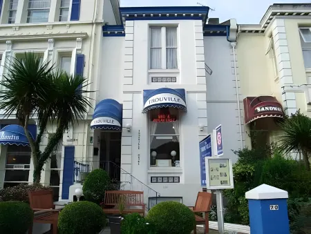 特魯維爾酒店
