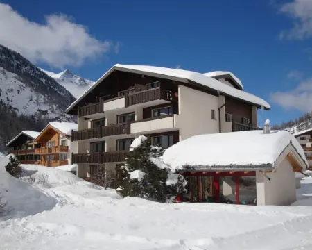 Haus Azur Hotels in Visp