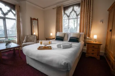 Milverton Hotel Hotels near Rusholme Pl