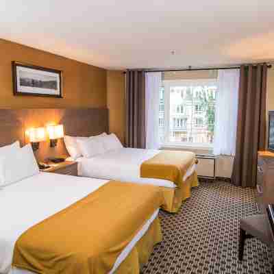 Holiday Inn Express & Suites Tremblant Rooms