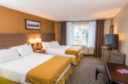 Holiday Inn Express & Suites TREMBLANT by IHG