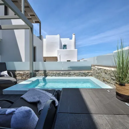 Paros Gem