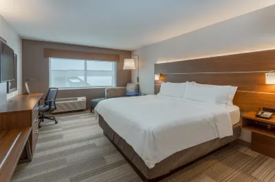 Holiday Inn Express & Suites Rice Lake Các khách sạn ở Hồ Rice