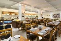 Super 8 by Wyndham Clive IA Hotels in Clive