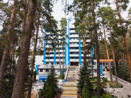 Sanatoriy Nadezhda Отели рядом с достопримечательностью «Пляж Волна»