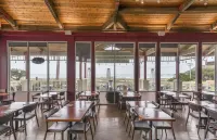 Spectacular Coastline Views and Spacious Living - Elegant Coastal Retreat