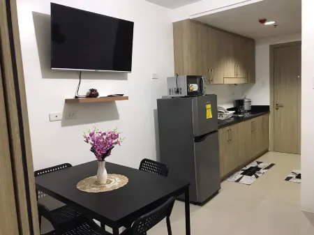 Shawnalyn Condo Hotel Mall of Asia