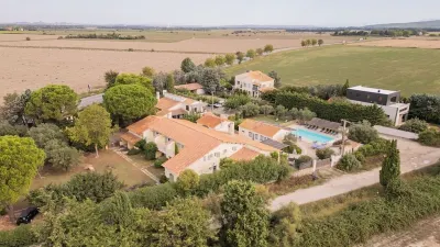 Logis Hotel des Granges Các khách sạn ở Fontvieille