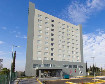 Fiesta Inn Suites Aeropuerto del Bajío