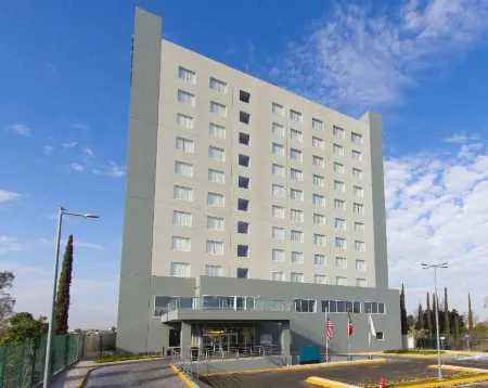 Fiesta Inn Suites Aeropuerto del Bajío