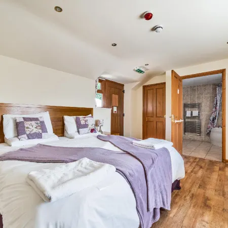 The Golden Fleece Hotel a Chard