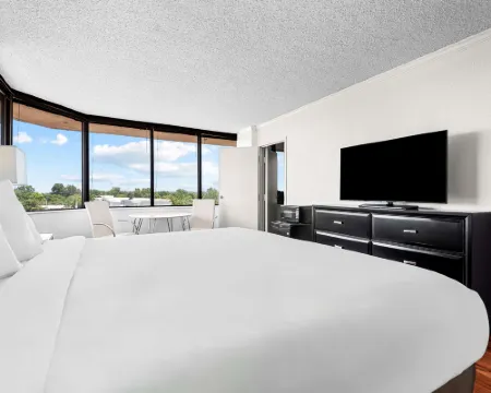 Magnolia Bluffs Casino Hotel, BW Premier Collection Hotels in Adams County