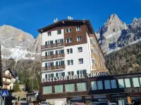 Excelsior Hotel Cimone LowCost Hotels in San Martino di Castrozza