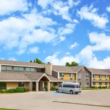 AmericInn by Wyndham Clear Lake Отели в г. Клир Лейк