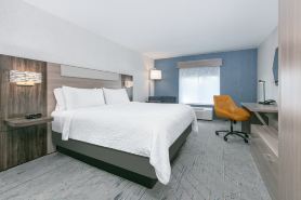 Holiday Inn Express & Suites VALPARAISO by IHG