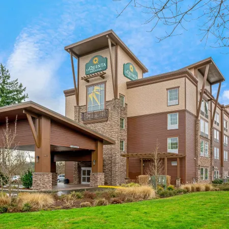 La Quinta Inn & Suites by Wyndham Tumwater - Olympia Отели в г. Тумуотер