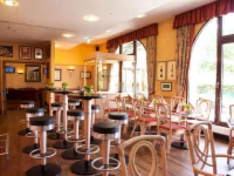 ホテル カスタニーンホフ エルディングのホテル