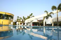 Fiesta Garden Hotel - Pools