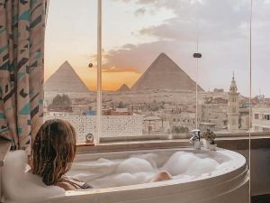 Pyramid Edge Hotel & Exclusive Pyramids View Rooftop