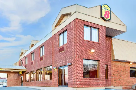 Super 8 by Wyndham Campbellton NB Отели в г. Авиньон