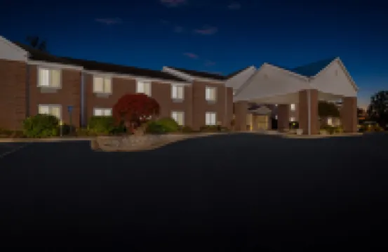 HomeTowne Studios East Lansing - Okemos