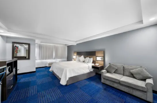Admiralty Inn & Suites - a Red Collection Hotel Hotels near Old Silver Beach