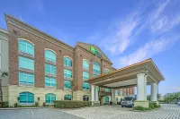 Holiday Inn Express & Suites Charleston-North Hotels near Crowfield Plaza