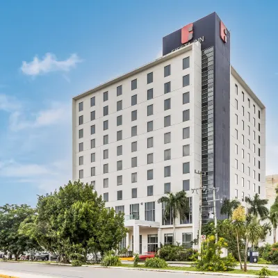 Fiesta Inn Merida Hotels near Mundo Maya Museum