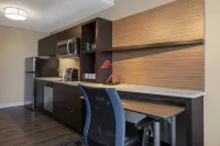TownePlace Suites St. Louis Edwardsville, IL - Parkplatz