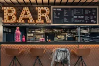 Moxy Bremen - 酒吧