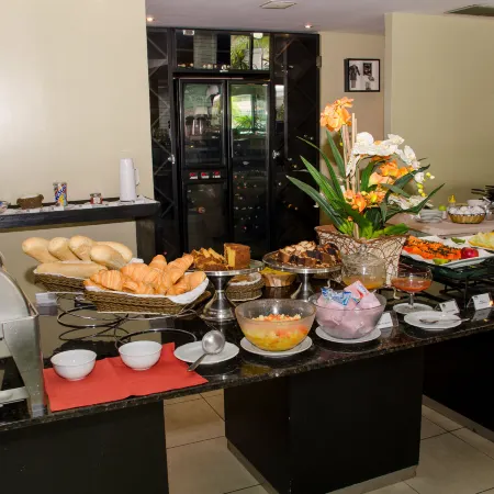 Hotel Adrianópolis All Suites