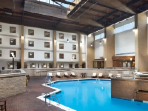 DoubleTree by Hilton Lawrence Hoteles en Lawrence