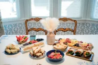 5–10 Mins to Beach & Boardwalk! BBQ • Firepit • Fast WiFi • Backyard