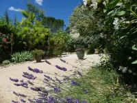 Le Mazet Authentique à Uzès, Clim, Piscine, Jardin, Wifi, Ideal Couple