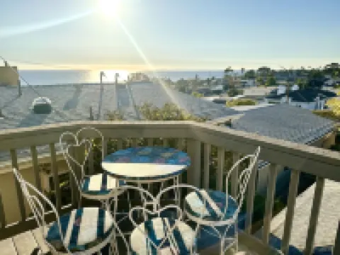 Casa Lagunita: An artistic, ocean-view retreat!