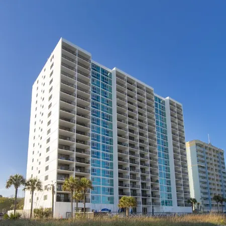 STUNNING OCEANFRONT Condo*Pool* Jacuzzi*FREE WiFi & Parking*Cable TV*AC*Grill