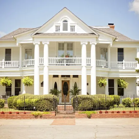 Cozy Farm House located on historic turn-of-the century property. Отели в г. Мена