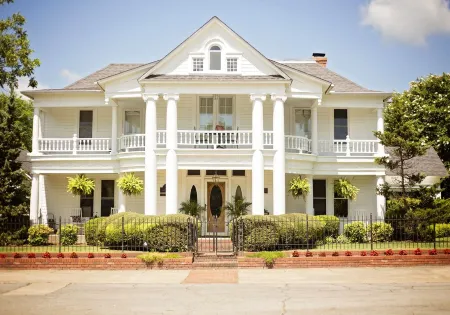 Cozy Farm House located on historic turn-of-the century property.