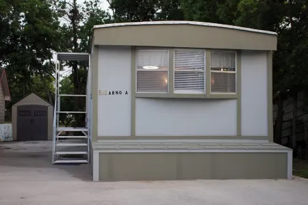 LBD Heaven’s Inn is a private & comfortable place 10 miles from Downtown Houston