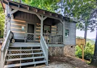 Cozy & Convenient Stone Mountain hideawy ... closest to the State Park!
